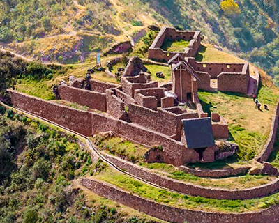 Image of the Cachicata quarries at the top of the mountain