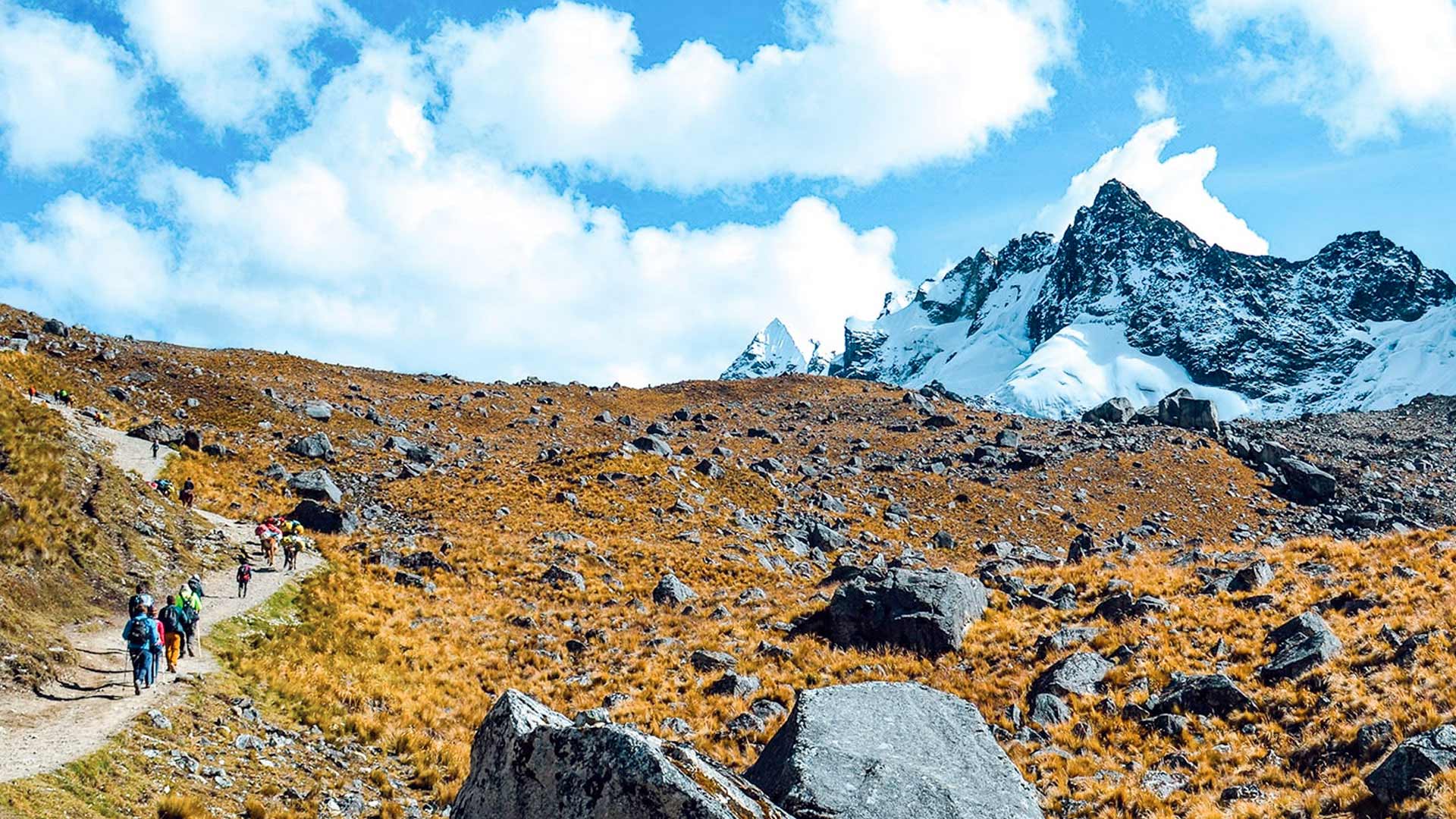 Panoramic view of tourists in the challenge of trek the salkantay route