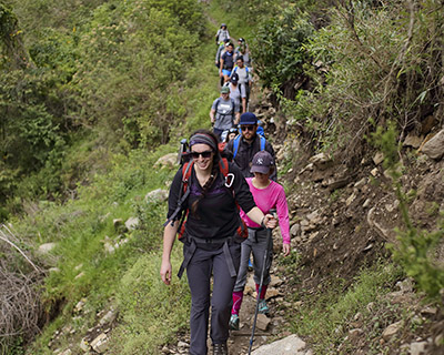 Group leaving Chaullay on way to La Playa